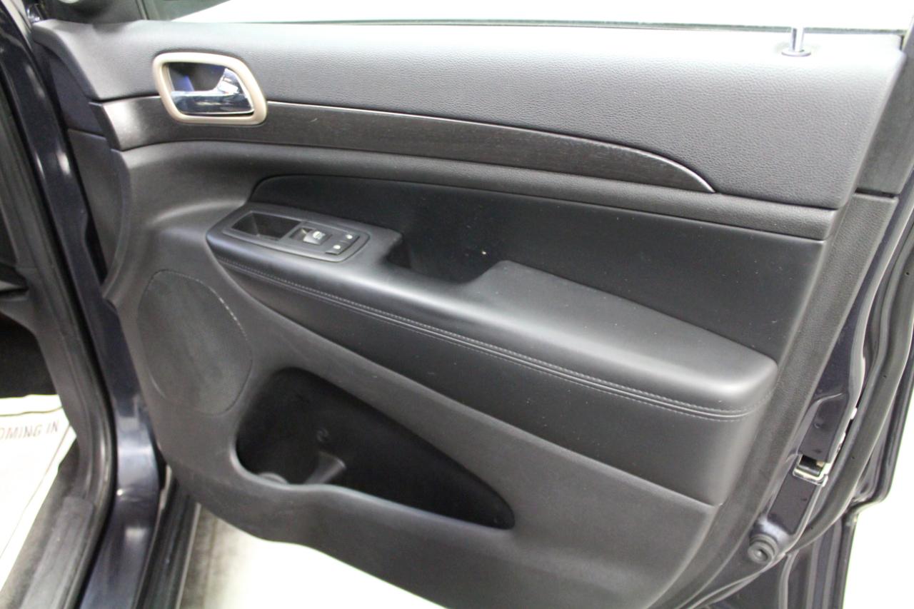 Jeep Grand Cherokee 4WD 4dr Laredo 2015