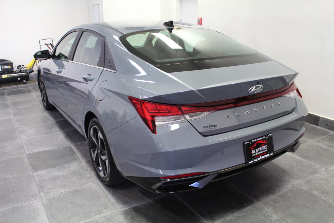 Hyundai Elantra SEL IVT 2021
