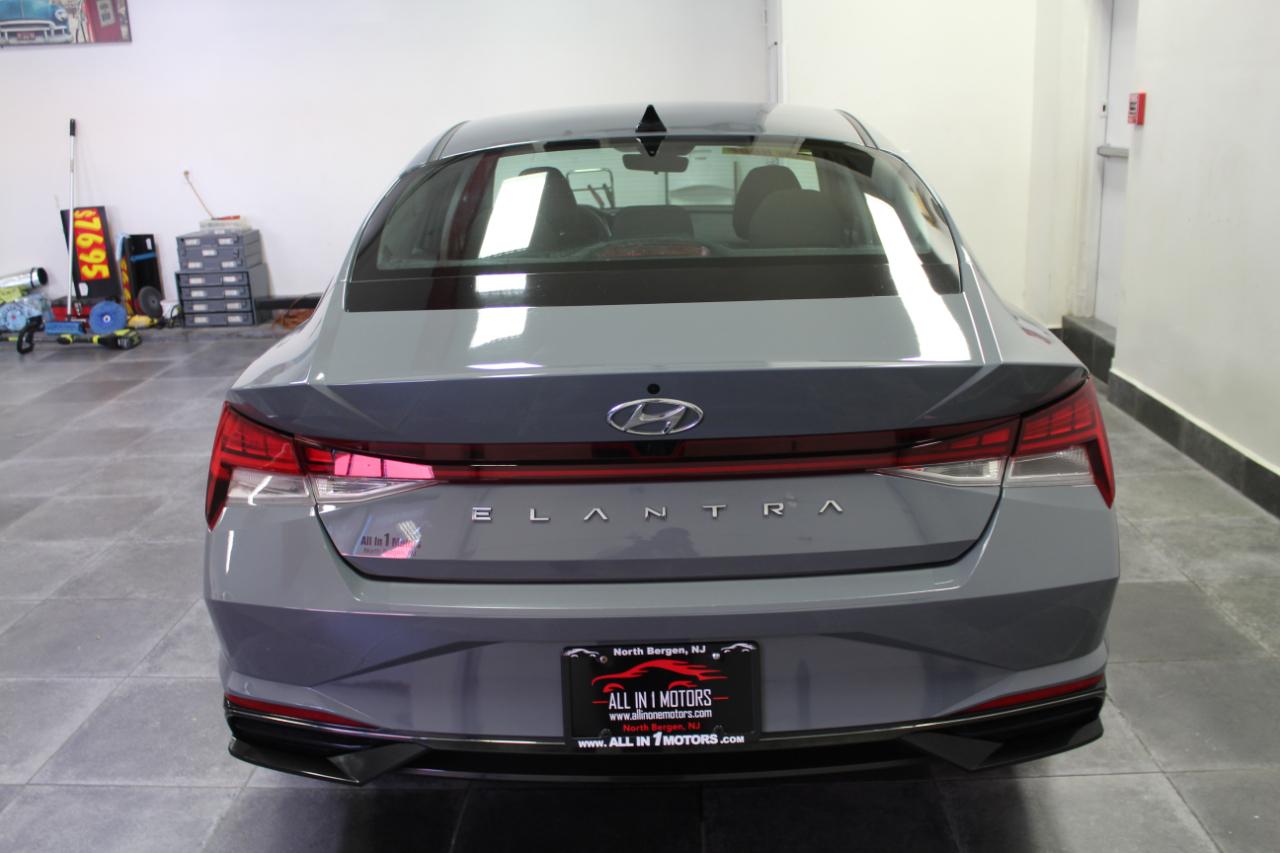 Hyundai Elantra SEL IVT 2021