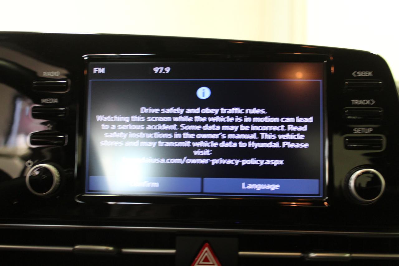 Hyundai Elantra SEL IVT 2021