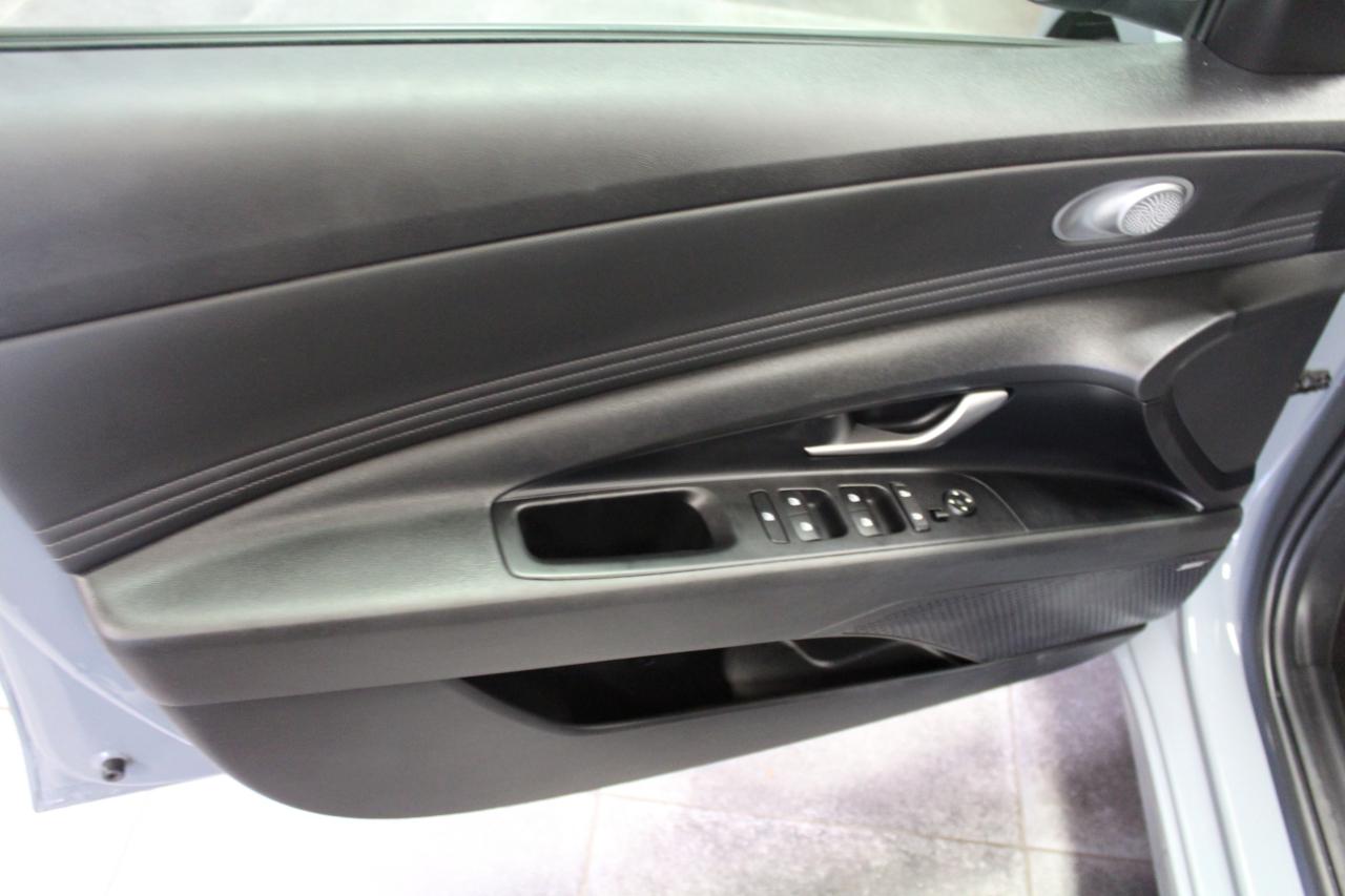 Hyundai Elantra SEL IVT 2021
