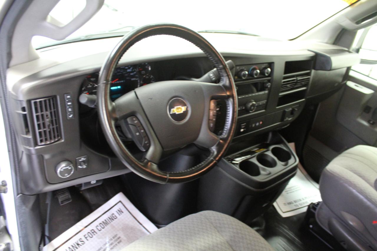 Chevrolet Express Cargo Van RWD 2500 135" 2022