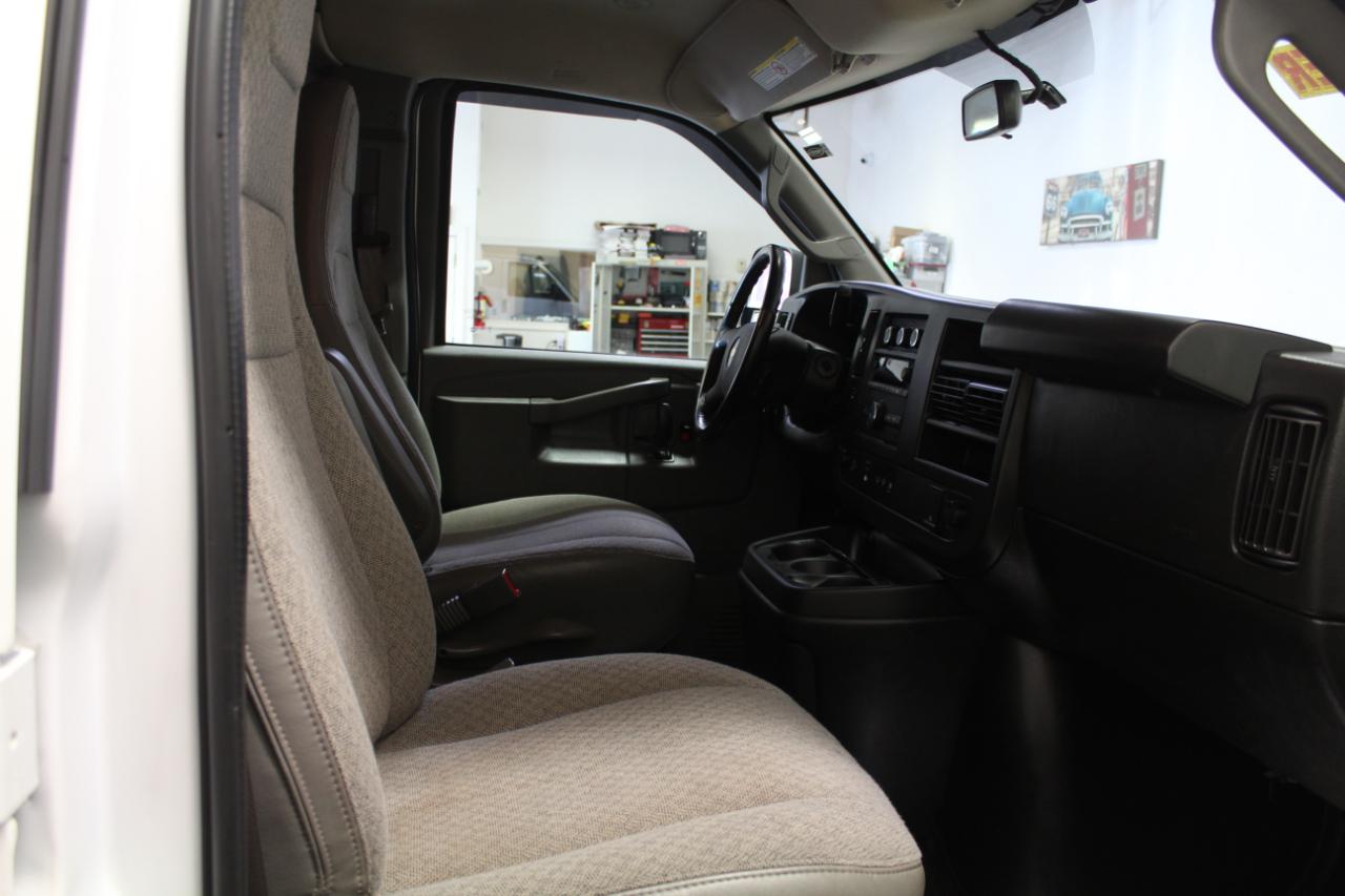 Chevrolet Express Cargo Van RWD 2500 135" 2022