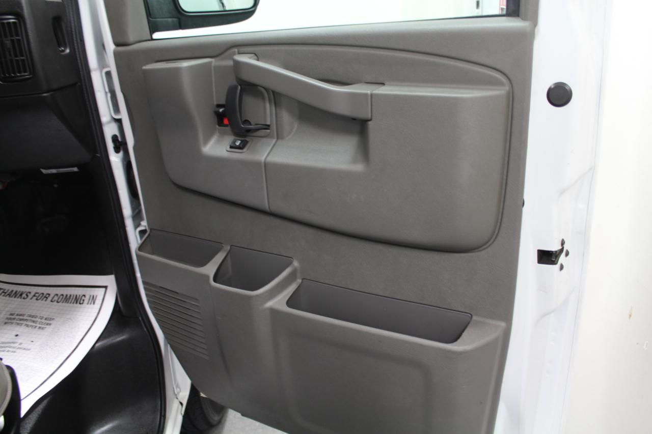 Chevrolet Express Cargo Van RWD 2500 135" 2022