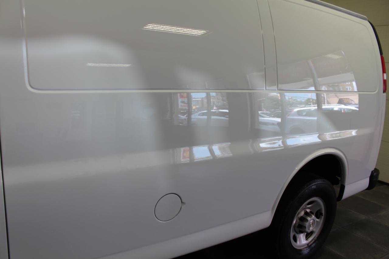 Chevrolet Express Cargo Van RWD 2500 135" 2022