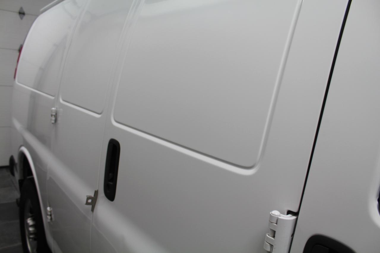 Chevrolet Express Cargo Van RWD 2500 135" 2022