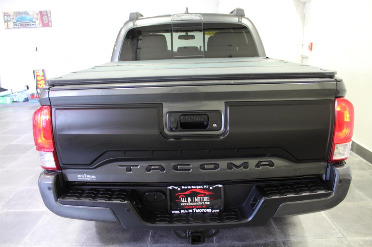Toyota Tacoma TRD Sport Double Cab 5' Bed V6 4x4 AT (Natl) 2017