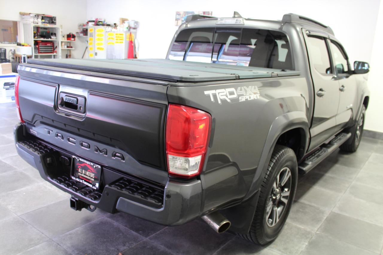 Toyota Tacoma TRD Sport Double Cab 5' Bed V6 4x4 AT (Natl) 2017
