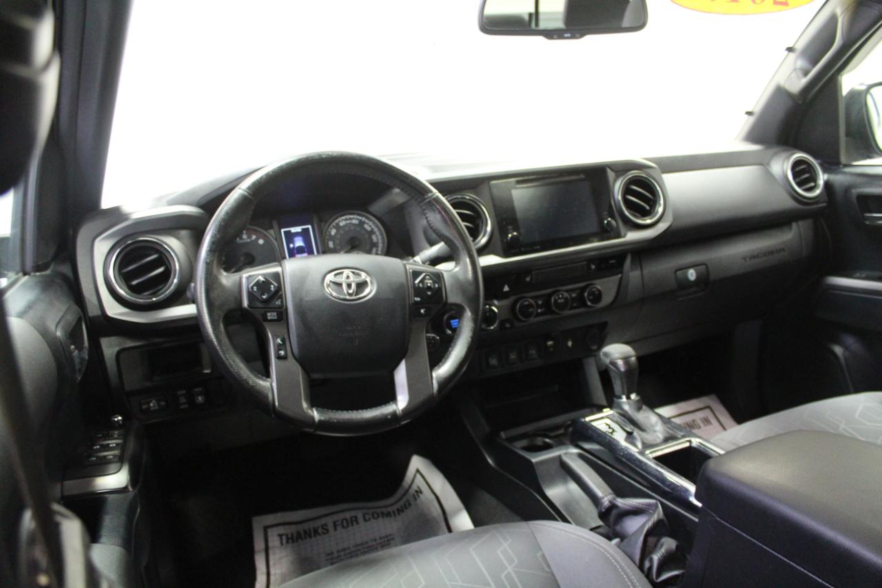 Toyota Tacoma TRD Sport Double Cab 5' Bed V6 4x4 AT (Natl) 2017