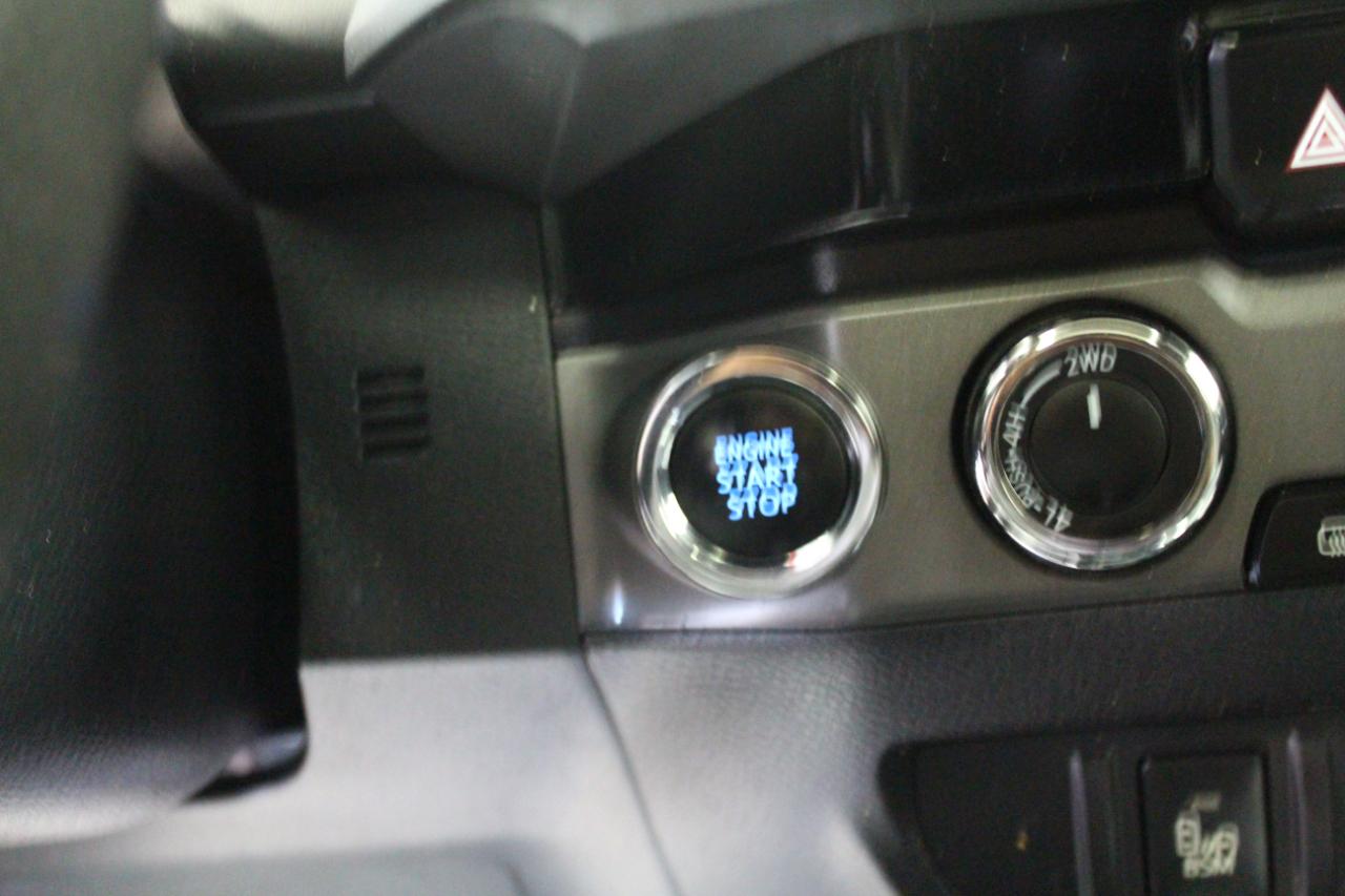 Toyota Tacoma TRD Sport Double Cab 5' Bed V6 4x4 AT (Natl) 2017