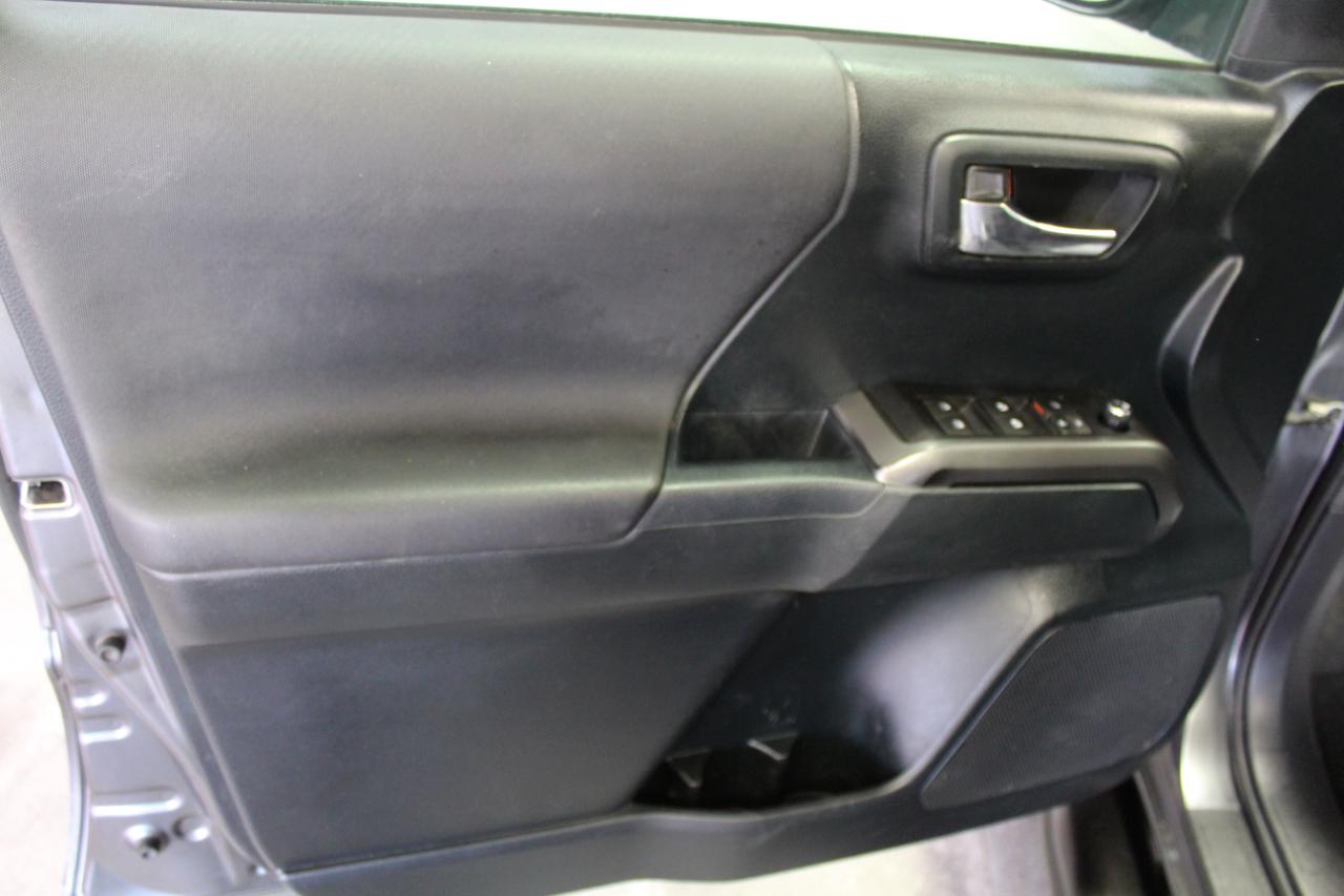 Toyota Tacoma TRD Sport Double Cab 5' Bed V6 4x4 AT (Natl) 2017