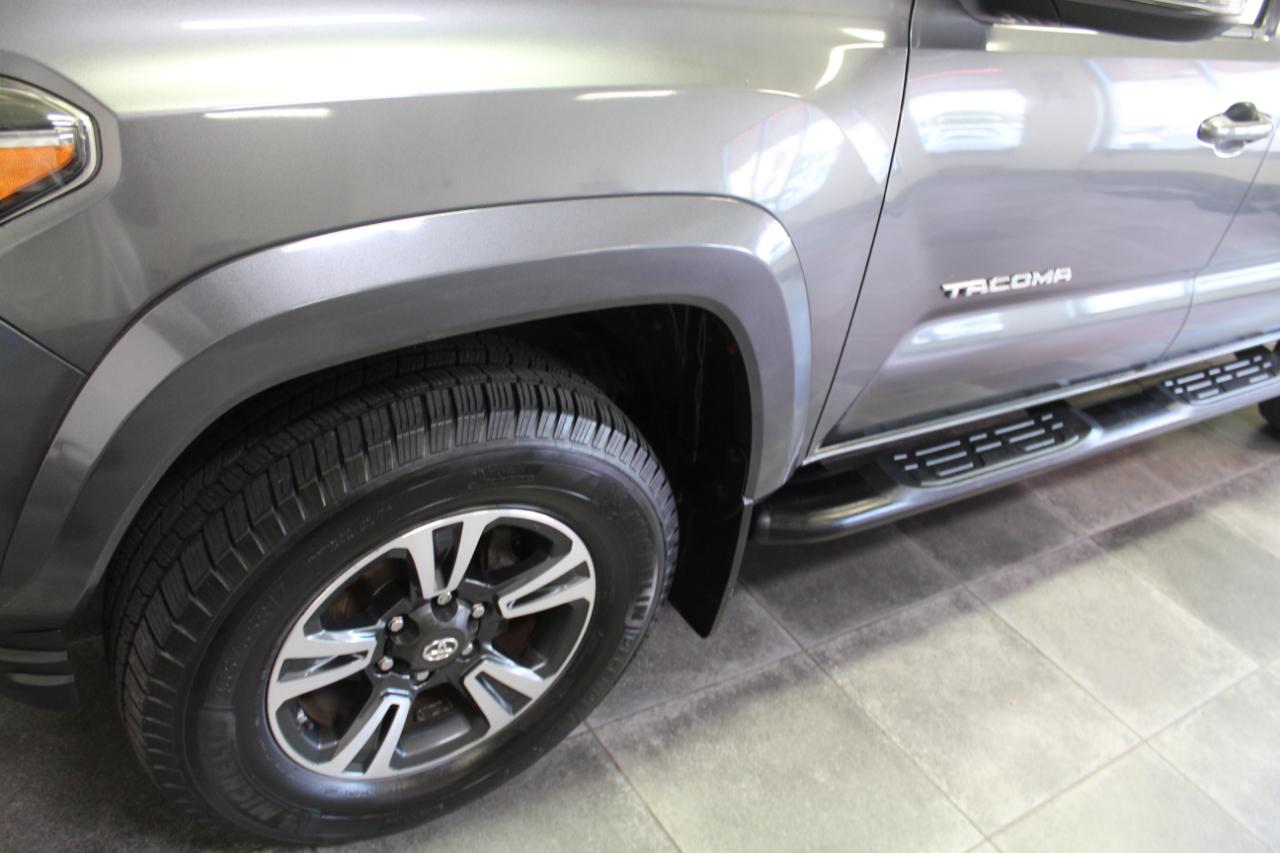 Toyota Tacoma TRD Sport Double Cab 5' Bed V6 4x4 AT (Natl) 2017