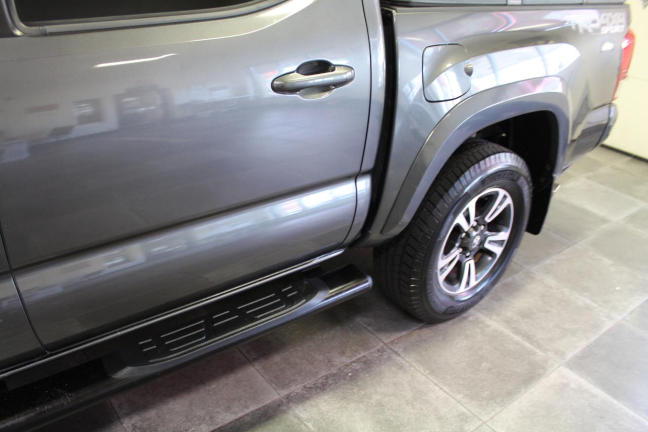 Toyota Tacoma TRD Sport Double Cab 5' Bed V6 4x4 AT (Natl) 2017