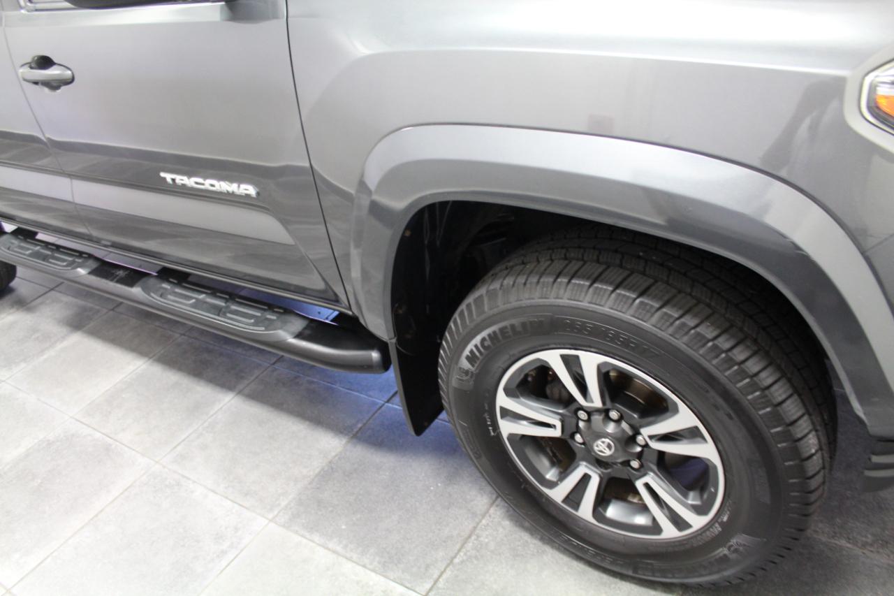 Toyota Tacoma TRD Sport Double Cab 5' Bed V6 4x4 AT (Natl) 2017