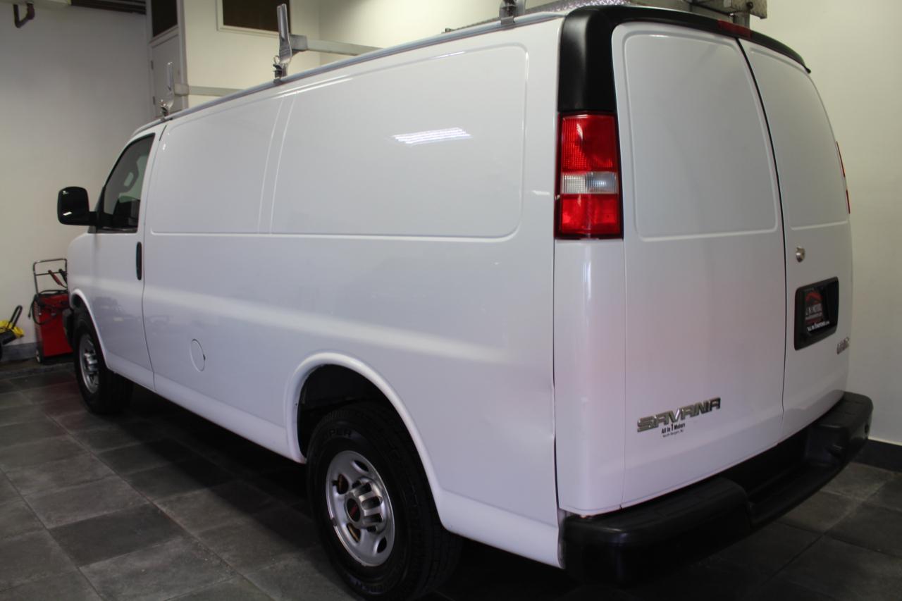 GMC Savana Cargo Van RWD 2500 135" 2016