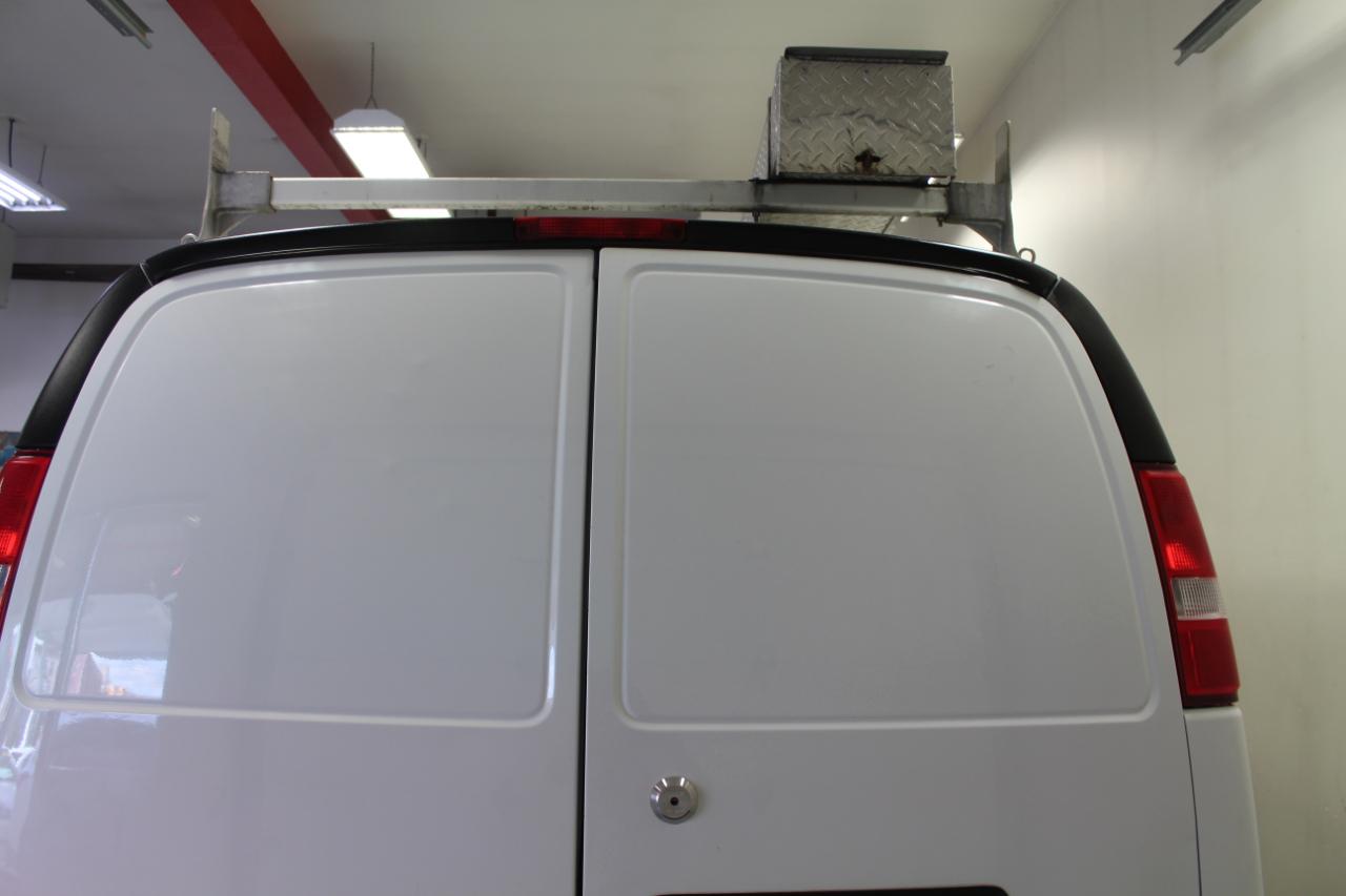 GMC Savana Cargo Van RWD 2500 135" 2016