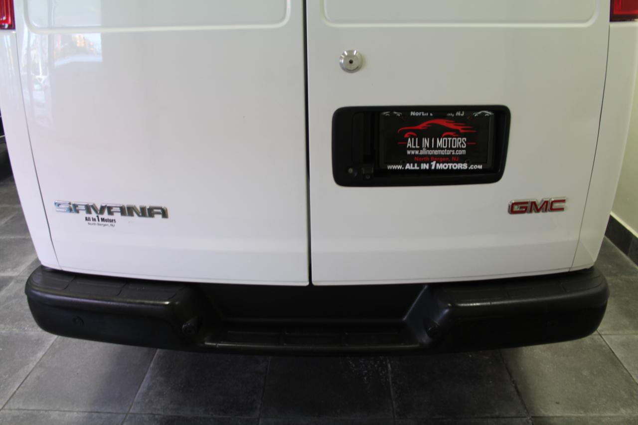GMC Savana Cargo Van RWD 2500 135" 2016