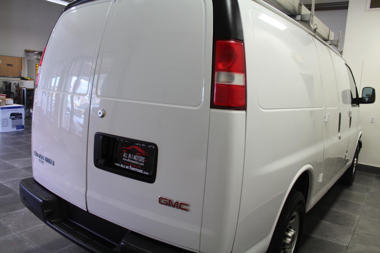 GMC Savana Cargo Van RWD 2500 135" 2016