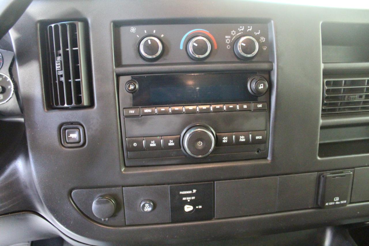 GMC Savana Cargo Van RWD 2500 135" 2016