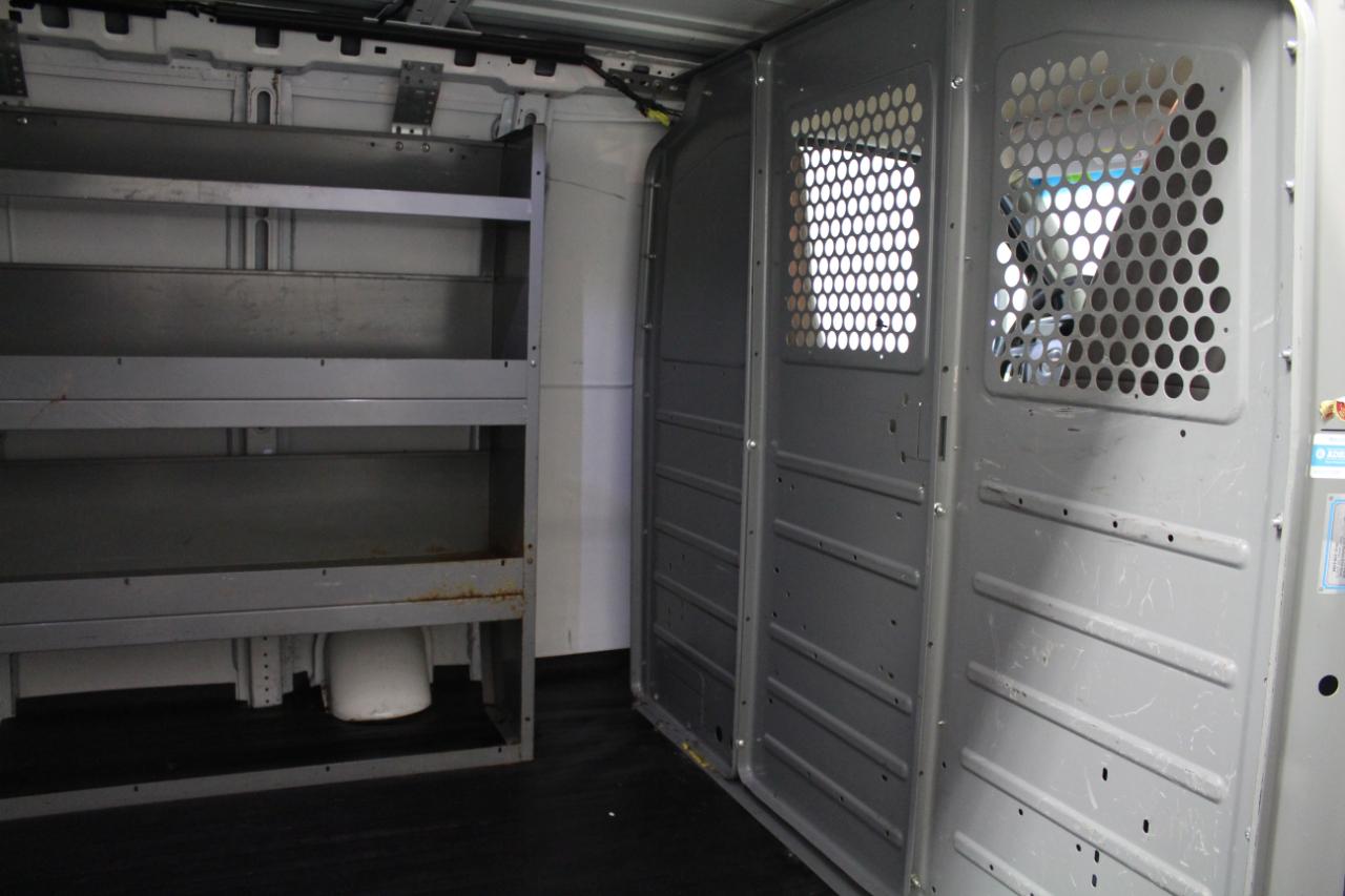 GMC Savana Cargo Van RWD 2500 135" 2016
