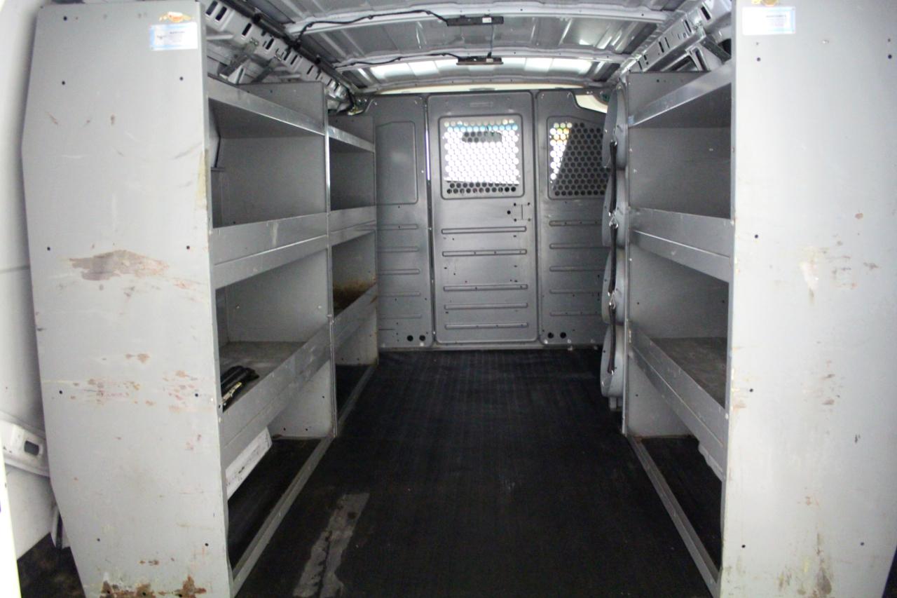 GMC Savana Cargo Van RWD 2500 135" 2016