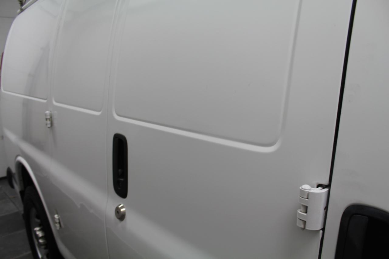 GMC Savana Cargo Van RWD 2500 135" 2016