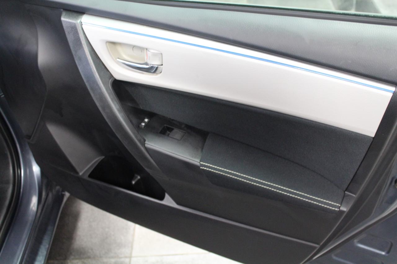 Toyota Corolla 4dr Sdn CVT LE (Natl) 2016