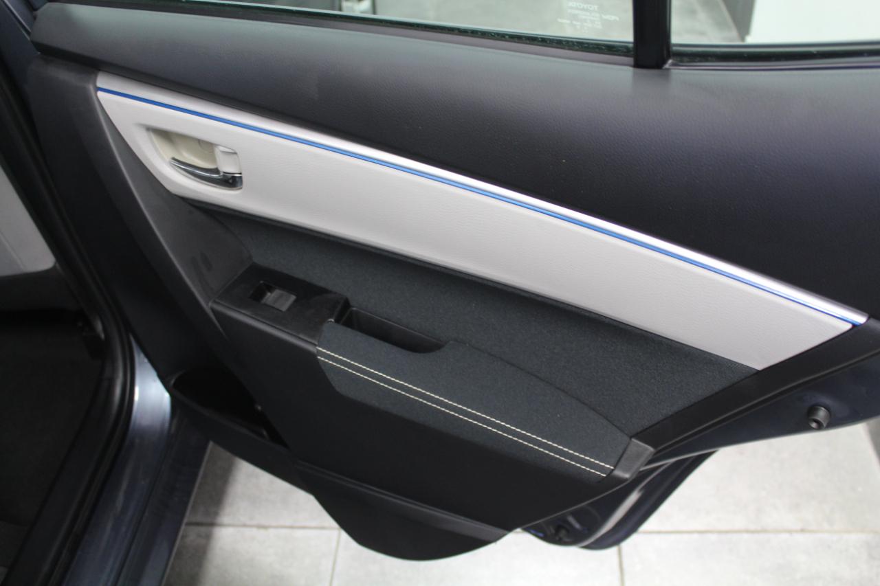 Toyota Corolla 4dr Sdn CVT LE (Natl) 2016