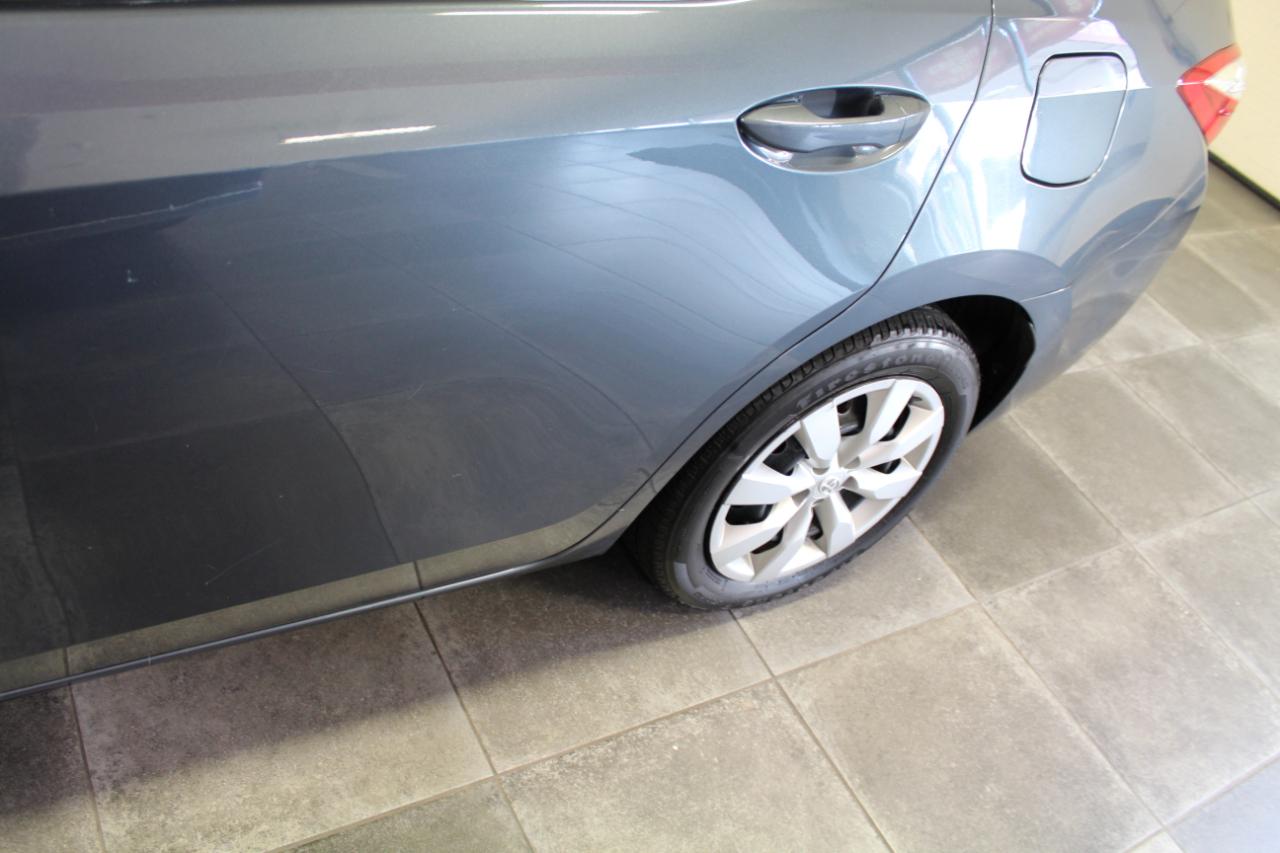 Toyota Corolla 4dr Sdn CVT LE (Natl) 2016