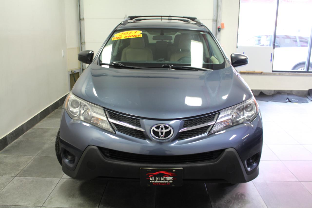 Toyota RAV4 AWD 4dr LE (Natl) 2013