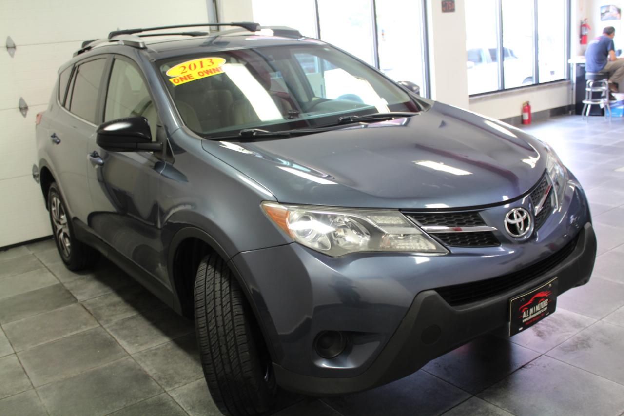 Toyota RAV4 AWD 4dr LE (Natl) 2013
