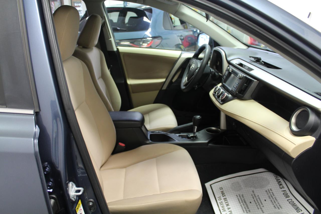 Toyota RAV4 AWD 4dr LE (Natl) 2013