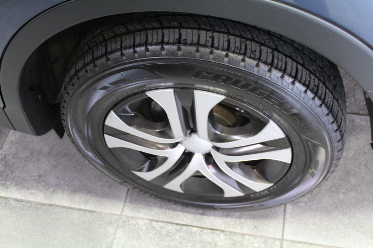 Toyota RAV4 AWD 4dr LE (Natl) 2013