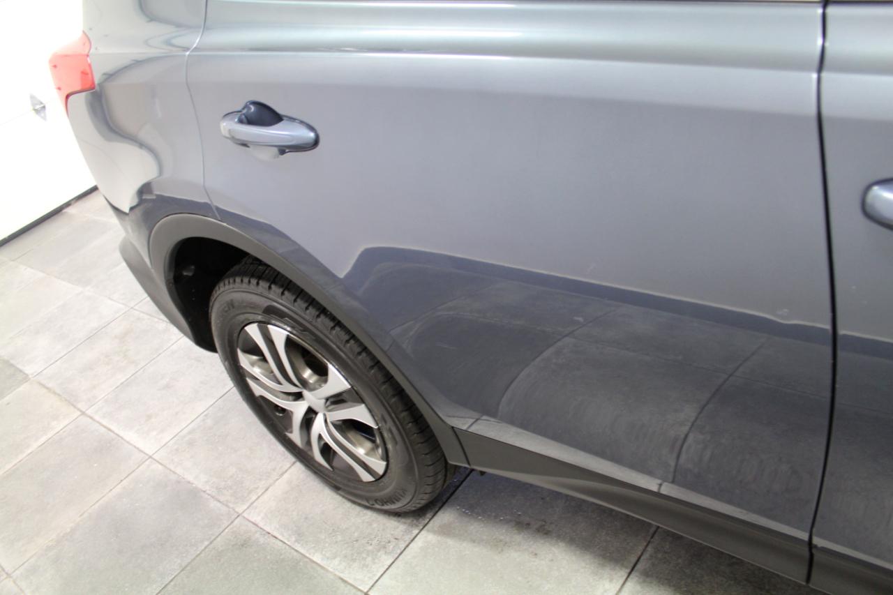 Toyota RAV4 AWD 4dr LE (Natl) 2013