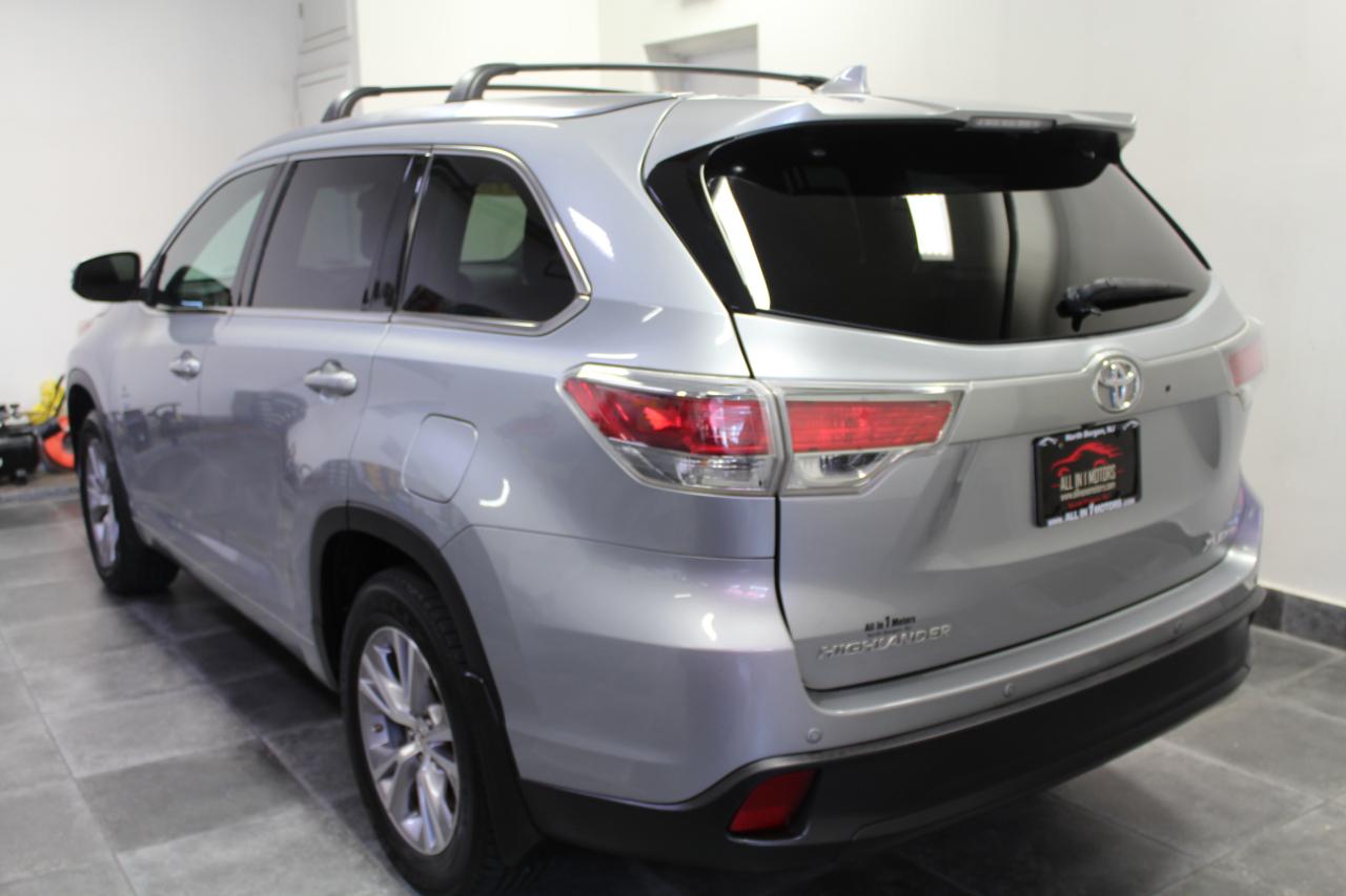 Toyota Highlander AWD 4dr V6 XLE (Natl) 2015