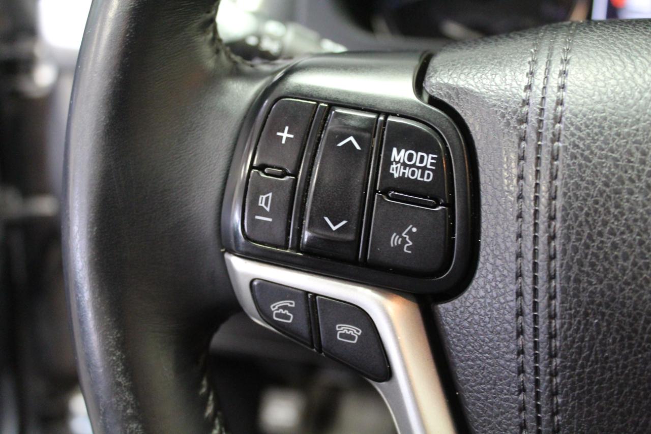 Toyota Highlander AWD 4dr V6 XLE (Natl) 2015