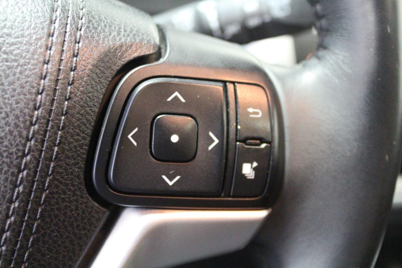 Toyota Highlander AWD 4dr V6 XLE (Natl) 2015