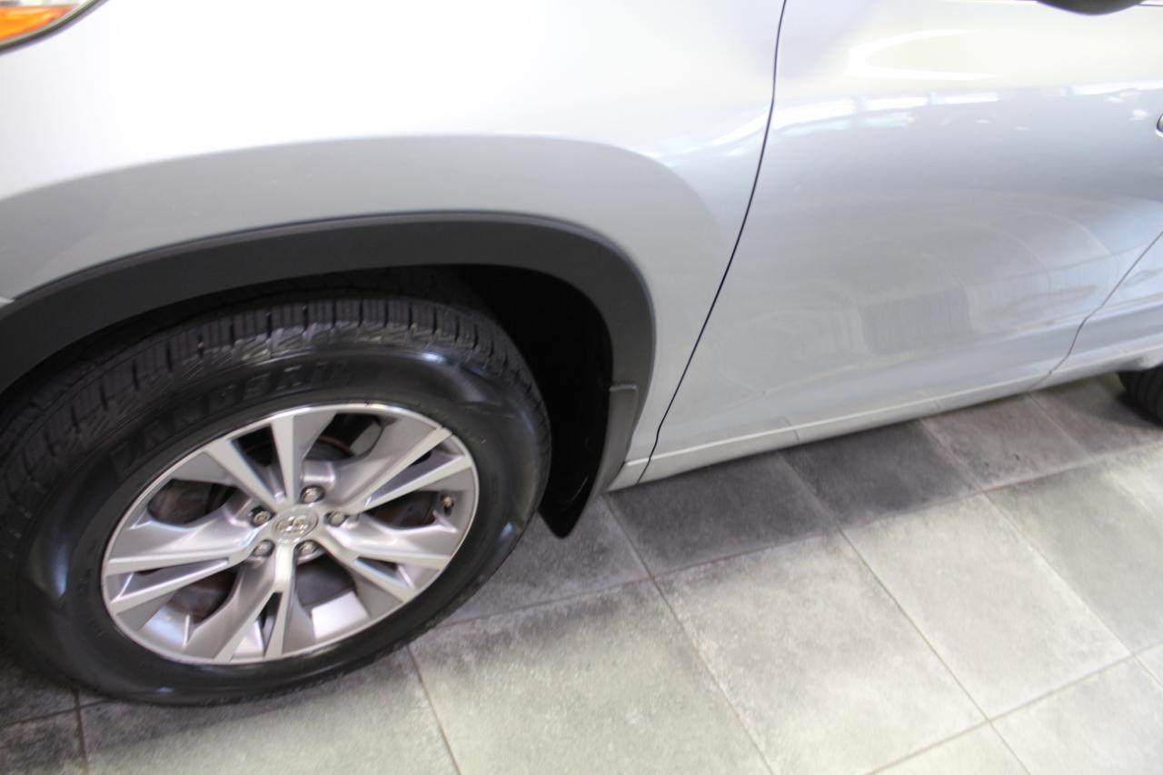 Toyota Highlander AWD 4dr V6 XLE (Natl) 2015