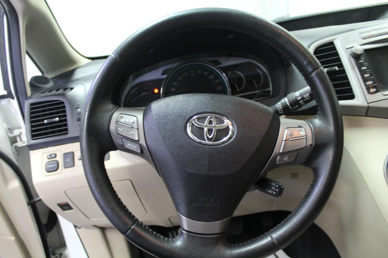 Toyota Venza 4dr Wgn V6 AWD Limited (Natl) 2012