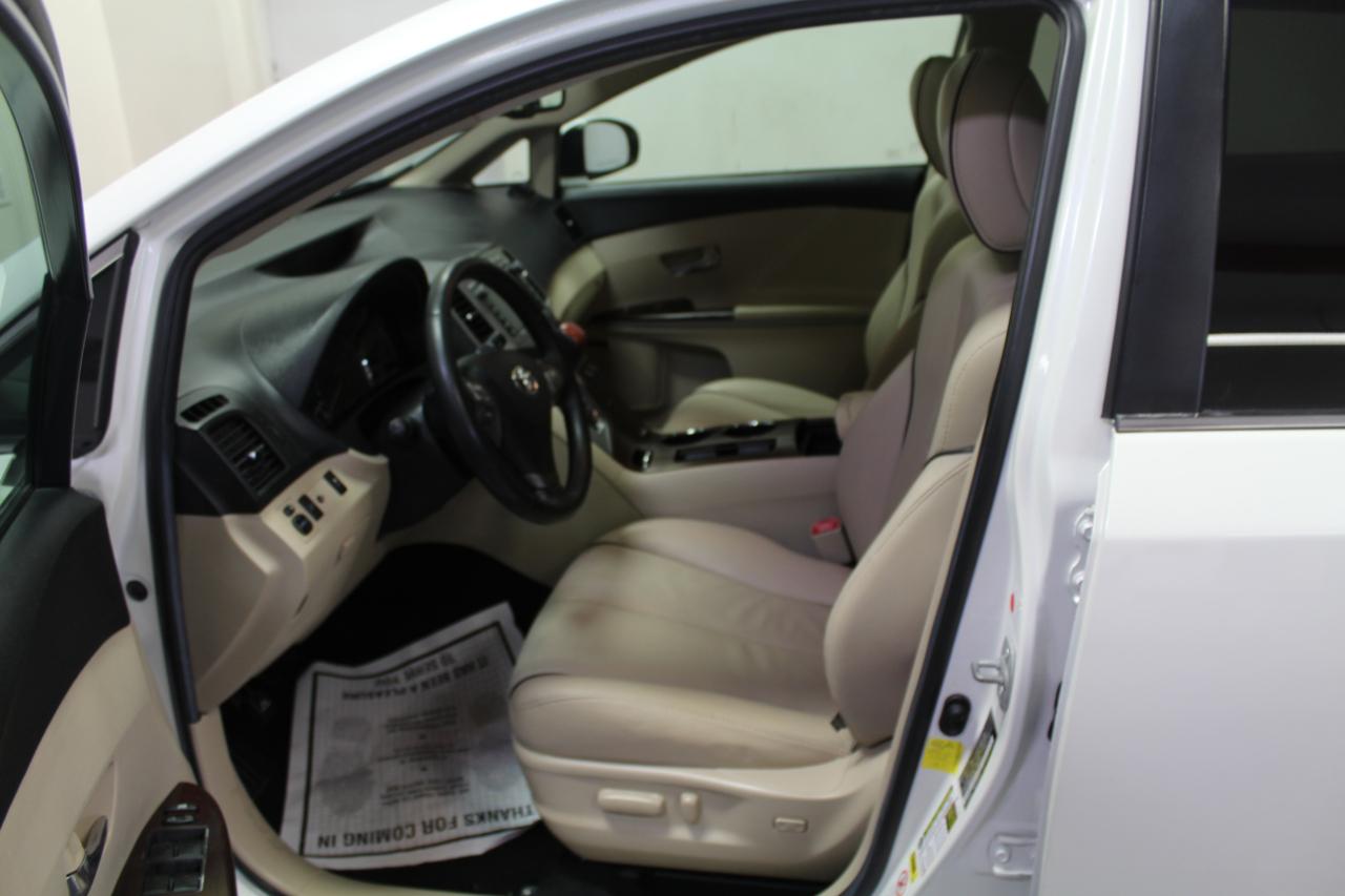 Toyota Venza 4dr Wgn V6 AWD Limited (Natl) 2012