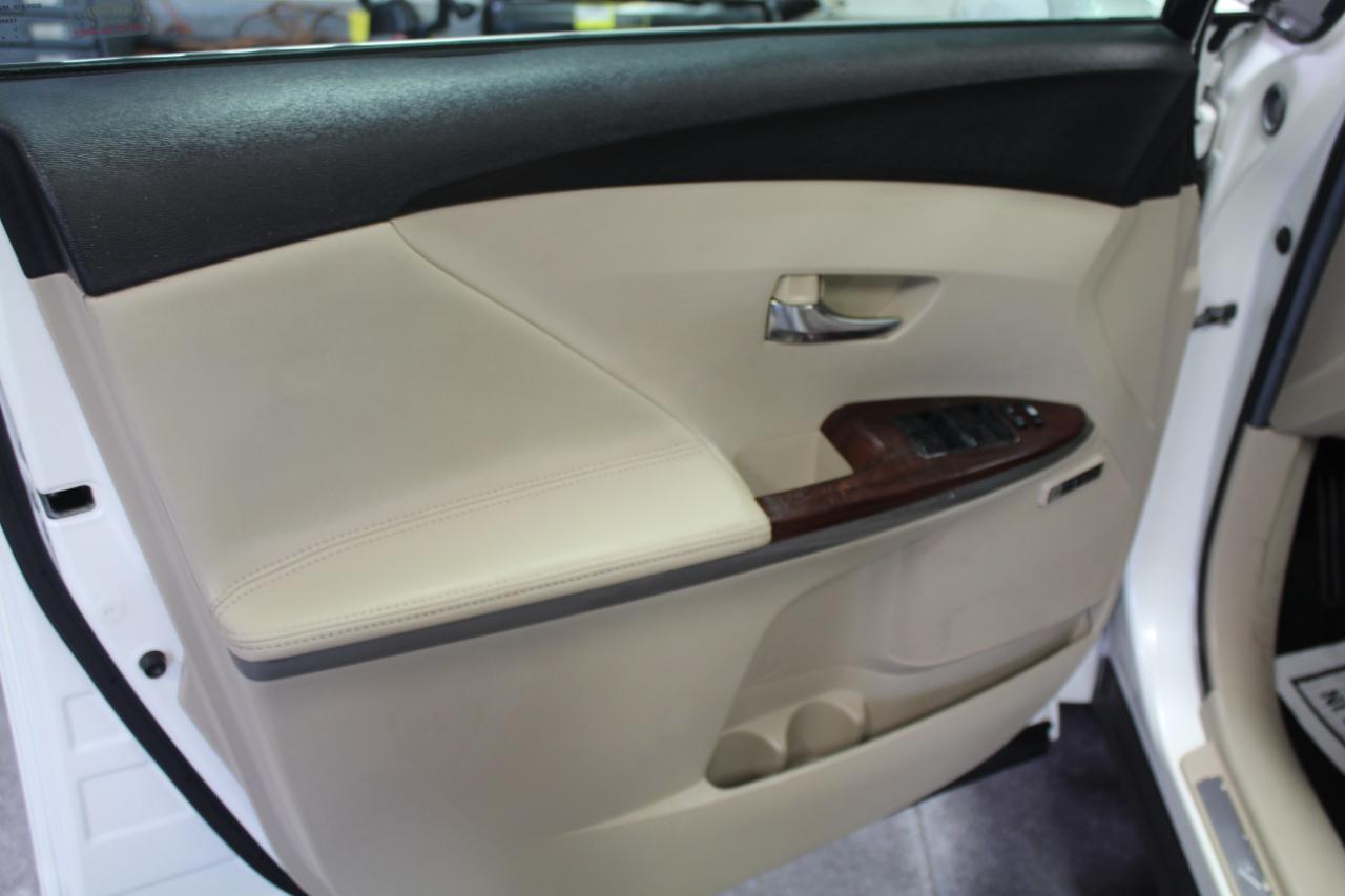 Toyota Venza 4dr Wgn V6 AWD Limited (Natl) 2012