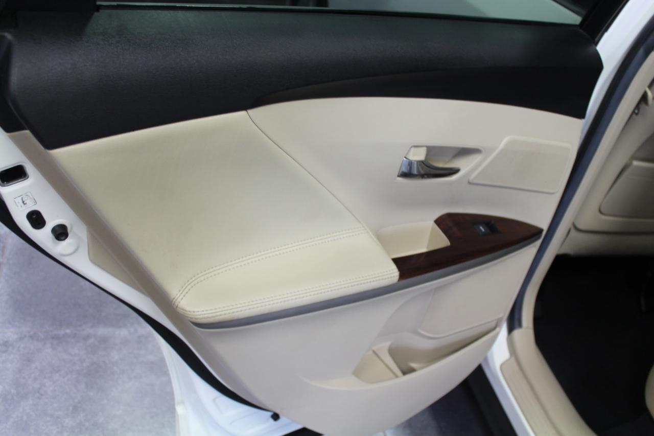 Toyota Venza 4dr Wgn V6 AWD Limited (Natl) 2012