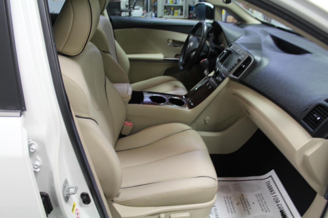 Toyota Venza 4dr Wgn V6 AWD Limited (Natl) 2012