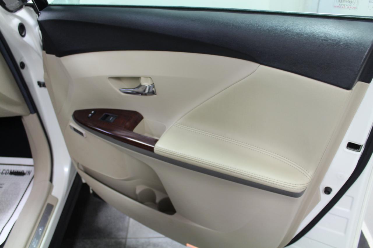 Toyota Venza 4dr Wgn V6 AWD Limited (Natl) 2012