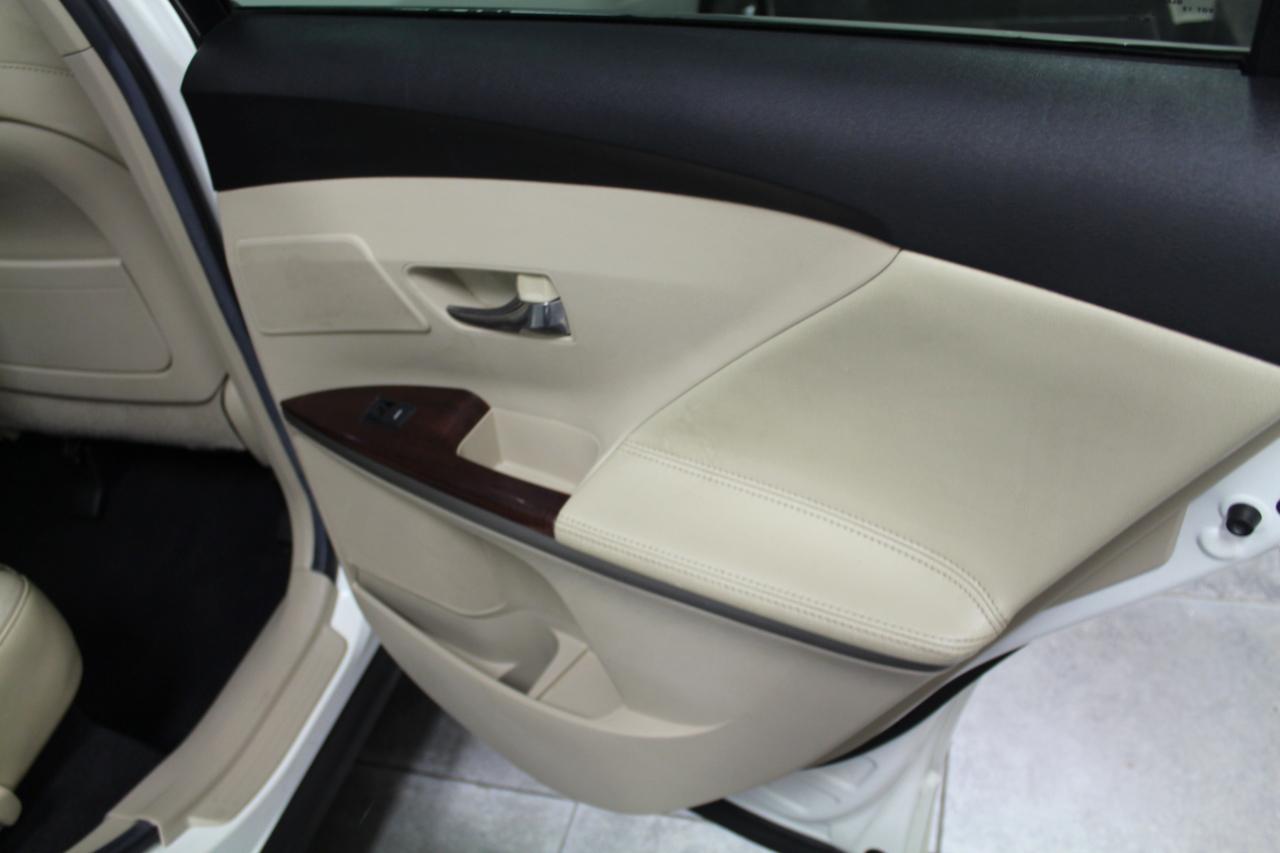 Toyota Venza 4dr Wgn V6 AWD Limited (Natl) 2012