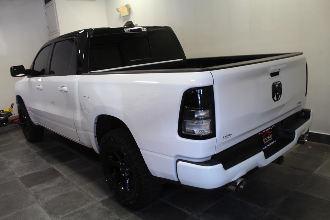 RAM 1500 Big Horn 4x4 Crew Cab 5'7" Box 2020