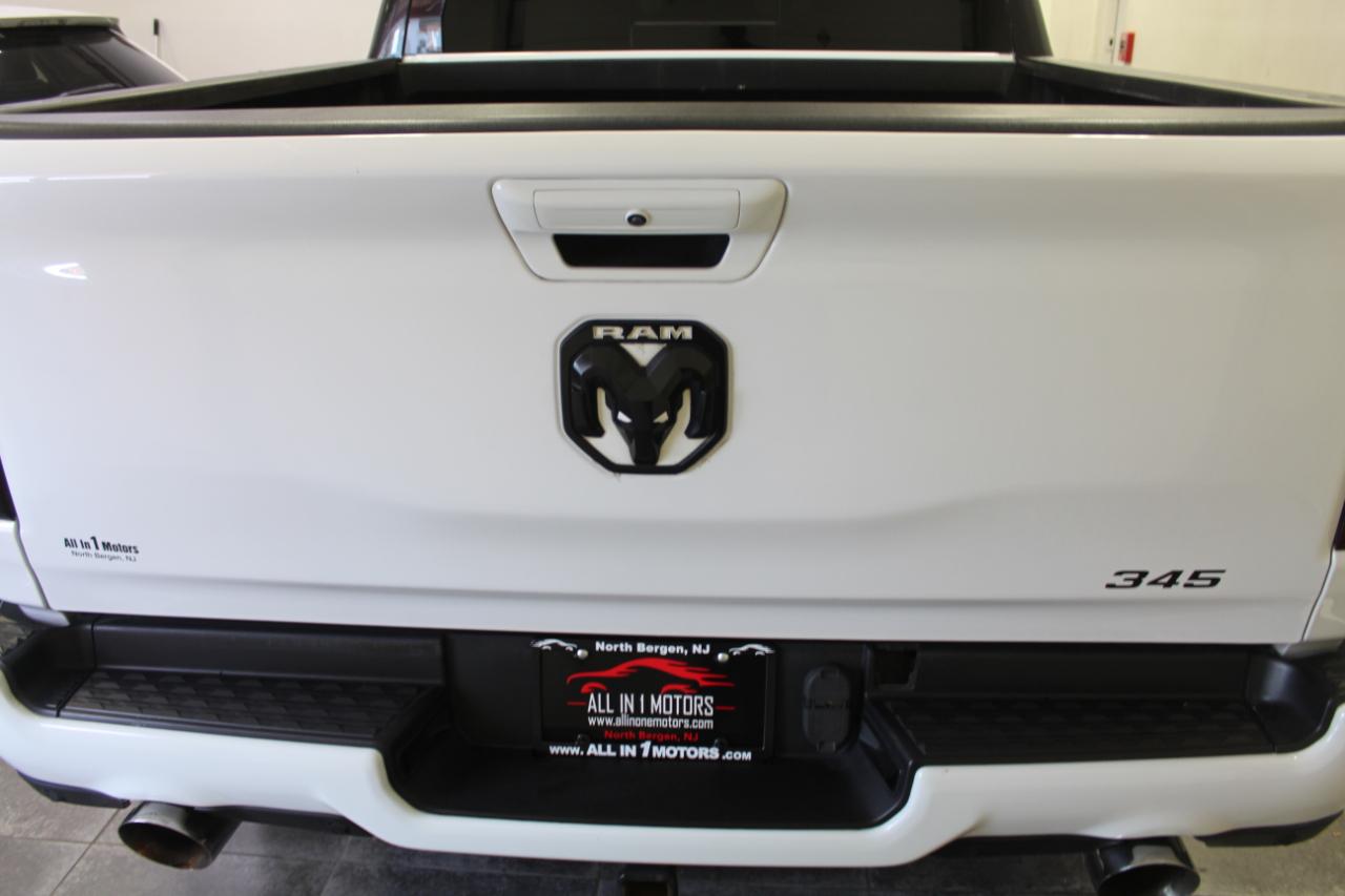 RAM 1500 Big Horn 4x4 Crew Cab 5'7" Box 2020