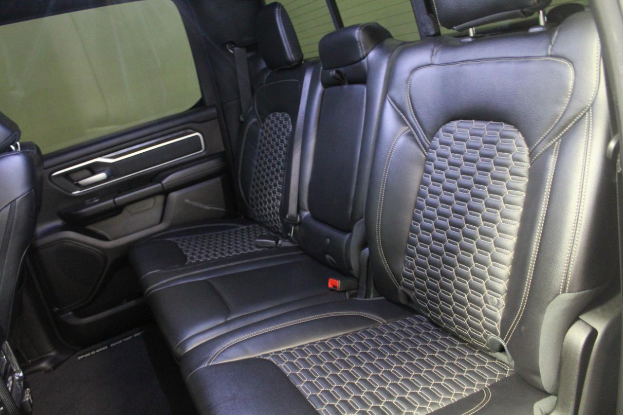 RAM 1500 Big Horn 4x4 Crew Cab 5'7" Box 2020