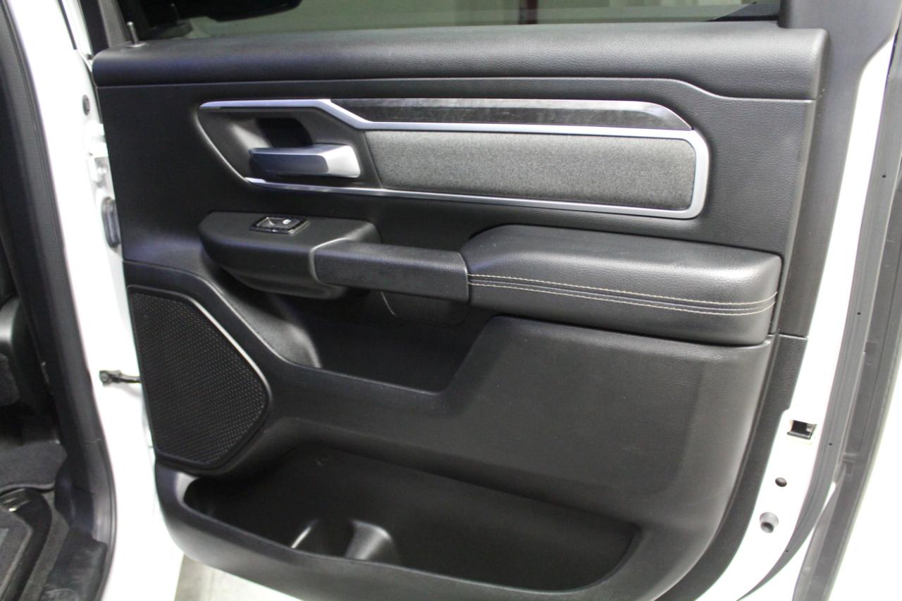 RAM 1500 Big Horn 4x4 Crew Cab 5'7" Box 2020