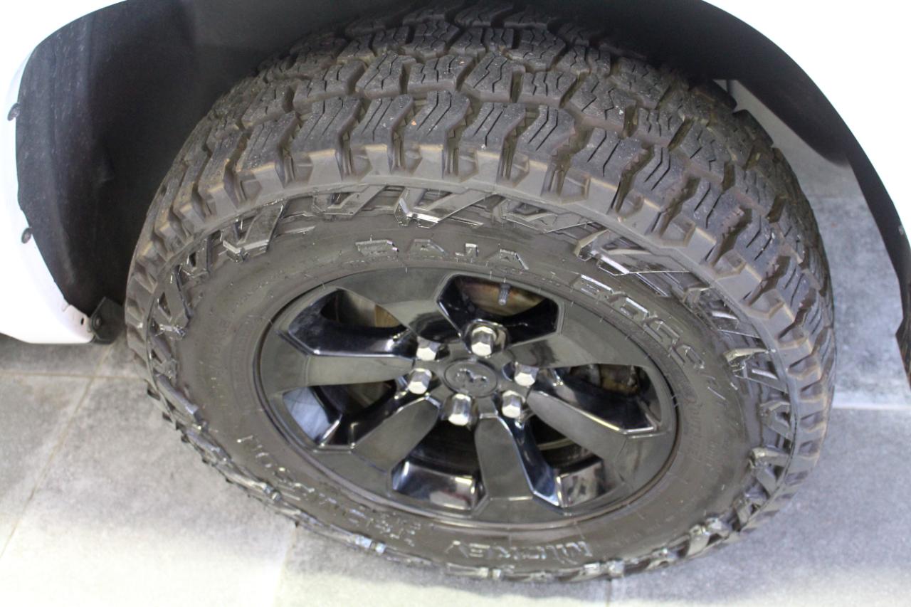 RAM 1500 Big Horn 4x4 Crew Cab 5'7" Box 2020
